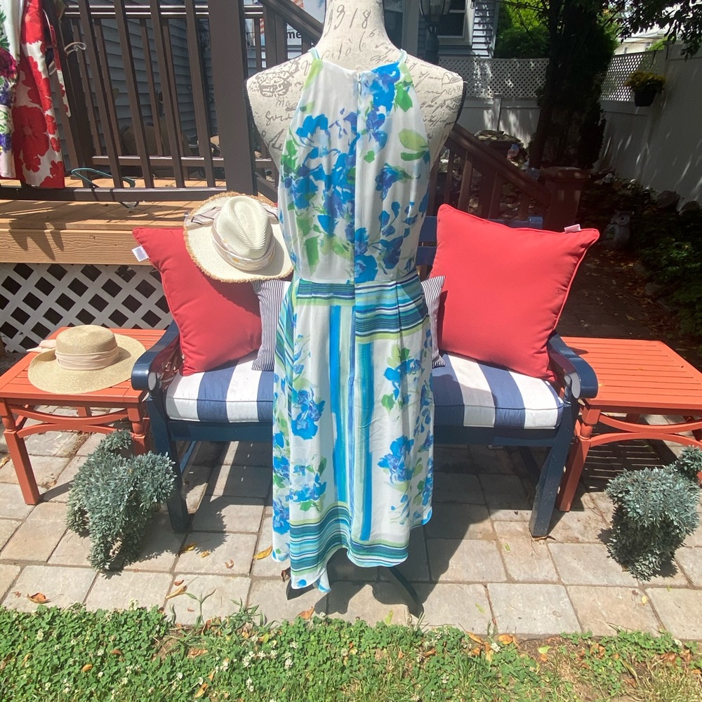 Dress - Picture 5 of 5